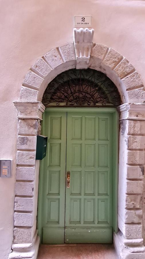 Appartamento Sunrise - Centro Storico N1 Riva del Garda Exterior photo